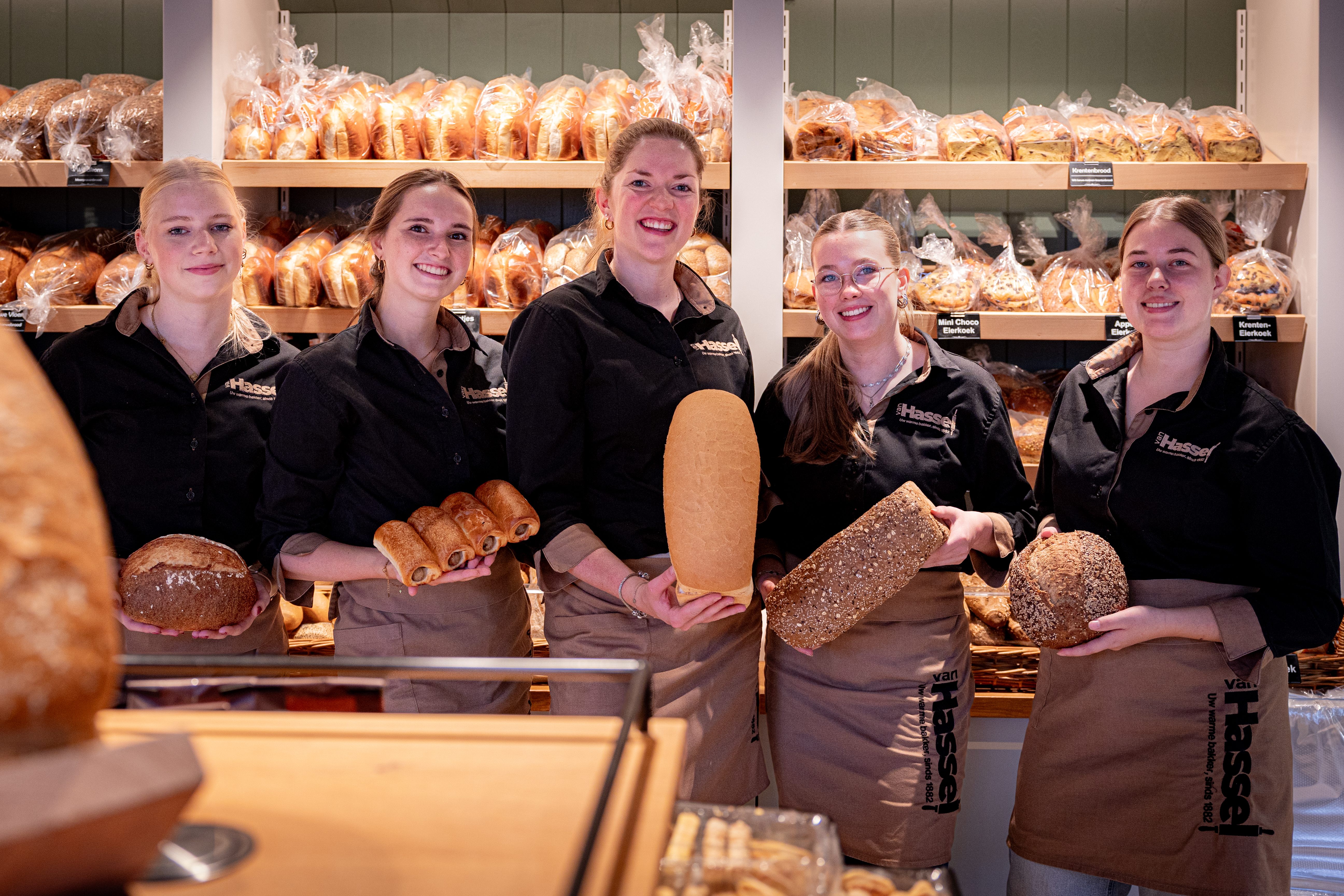 Het winkelteam van Bakkerij van Hassel op zaterdag
